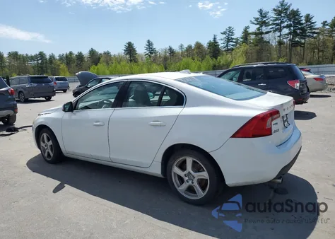 2013 Volvo S60 T5 z USA, uszkodzony, nr VIN YV1612FH6D2210414